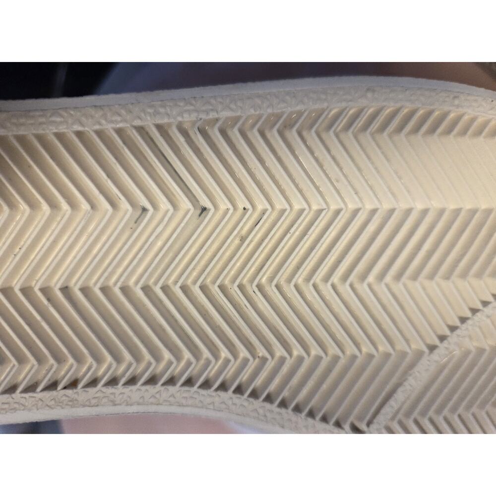 Nike  Women's  'Blazer Mid 77'  White and Black size 6 - Picture 11 of 11
